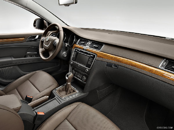 2012_skoda_superb_laurin_klement_6_1024x768.jpg