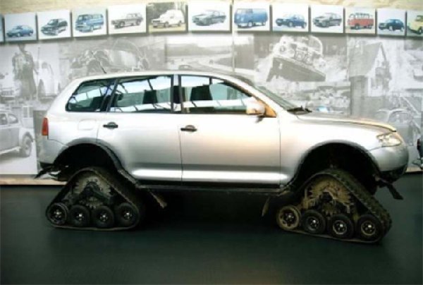 Volkswagen-Snowareg--vnedorozhnik-na-gusenicah.jpg