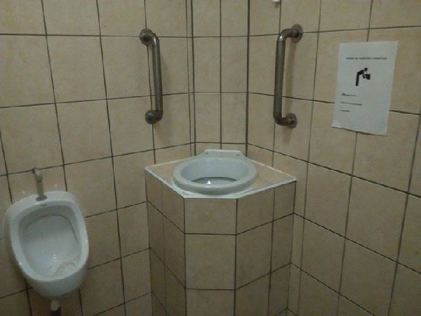 блевуар.jpg