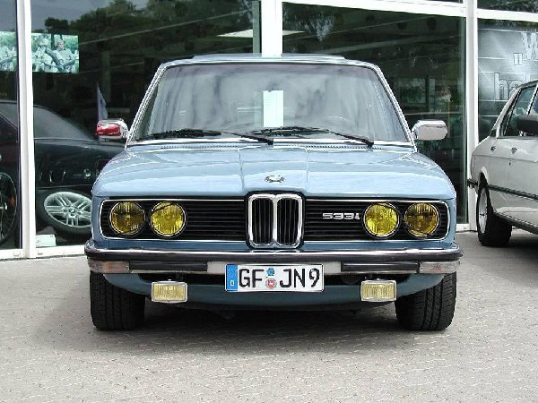 bmw_e12_004.jpg