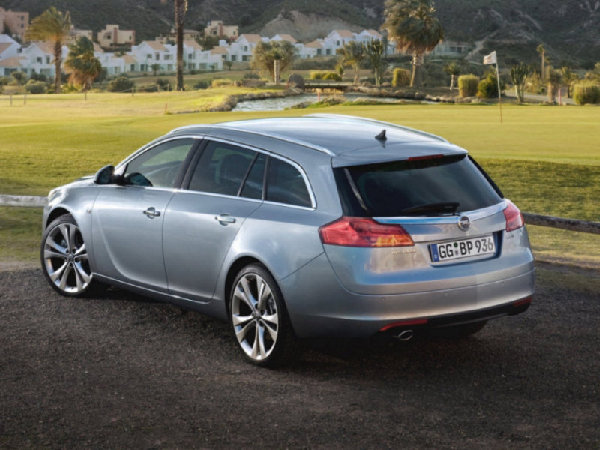 Opel_Insignia_Wagon_2008.jpg